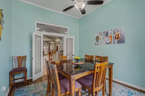 Dining - 20 Chuckwagon Ct, Angleton, TX 77515 photo 3 of 4