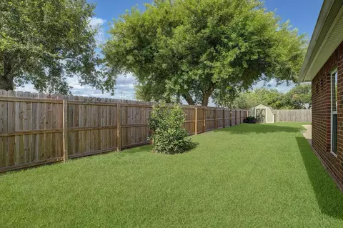 Exterior - 20 Chuckwagon Ct, Angleton, TX 77515 photo 3 of 7