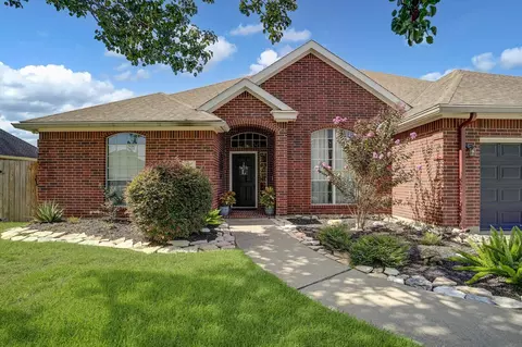 Exterior - 20 Chuckwagon Ct, Angleton, TX 77515 photo 7 of 7
