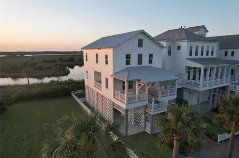 1510 Beachtown Dr, Galveston, TX 77550