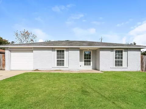 16739 Forest Bend Ave, Friendswood, TX 77546