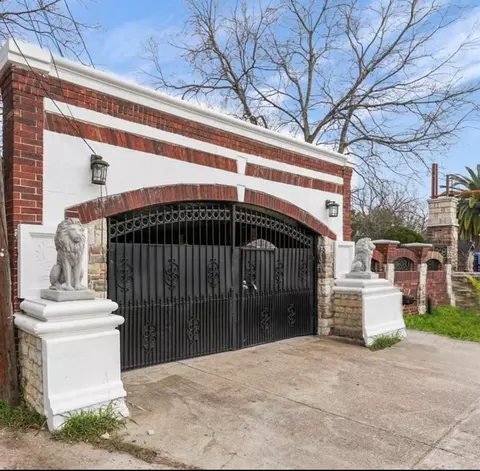 1207 Firnat St, Houston, TX 77022