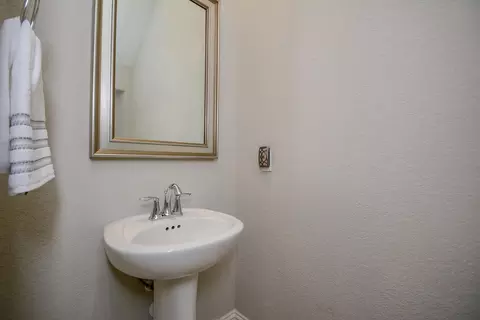 Bath - 114 Silver Sky Ct, Conroe, TX 77304 photo 1 of 4