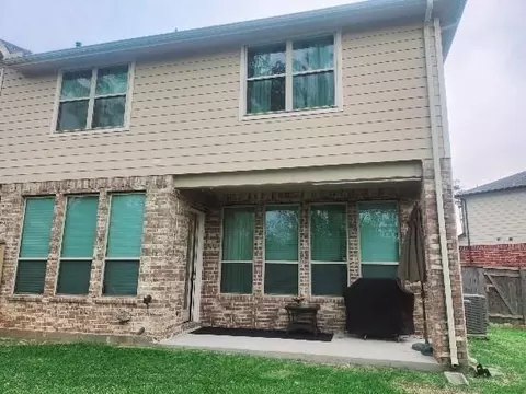 Exterior - 114 Silver Sky Ct, Conroe, TX 77304 photo 3 of 7