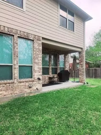 Exterior - 114 Silver Sky Ct, Conroe, TX 77304 photo 4 of 7