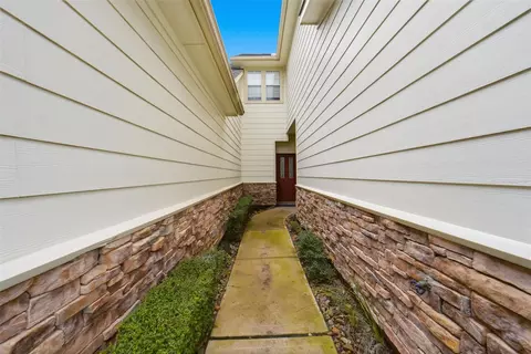 2110 Ridge Wood Ln, Sugar Land, TX 77479