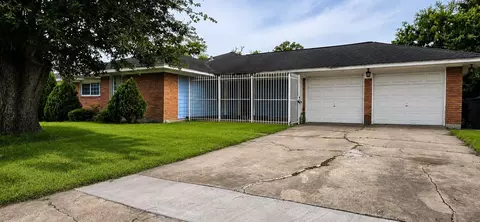 5655 Meadow Creek Ln, Houston, TX 77017