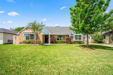 1911 Stebbins Dr, Houston, TX 77043