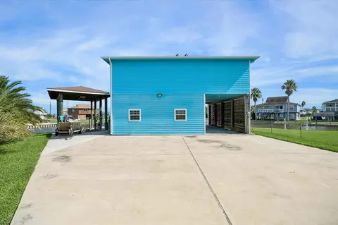 Exterior - 161 Four Master Rd, Freeport, TX 77541 photo 2 of 7