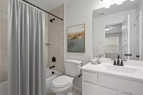 Bath - 21907 Iris Colony Dr, Waller, TX 77484 photo 2 of 3