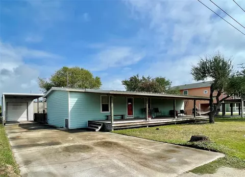 904 W Harrison Ave, Port O'connor, TX 77982