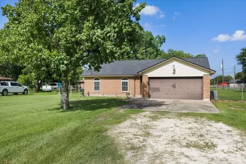 10122 Laurie Ln, Highlands, TX 77562