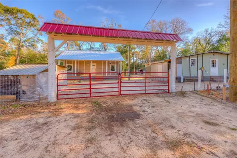 186 Baletka Blvd, Livingston, TX 77351
