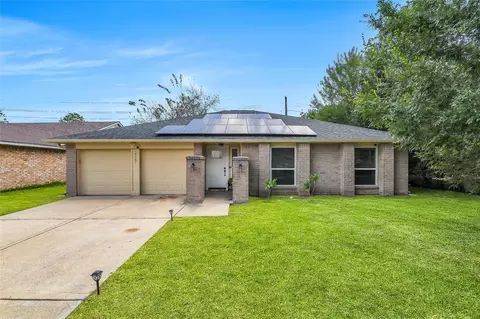 3327 Honey Creek Dr, Houston, TX 77082