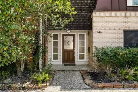 1746 S Gessner, Houston, TX 77063