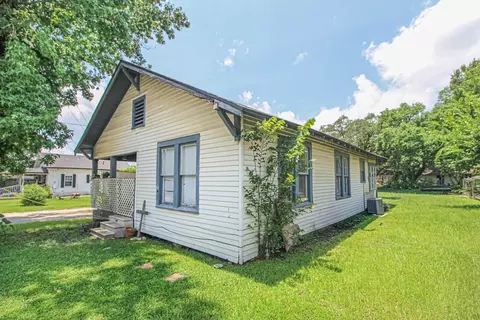 1203 N Houston Ave, Livingston, TX 77351