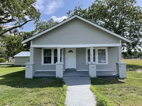 301 S Center St, Louise, TX 77455 photo 1