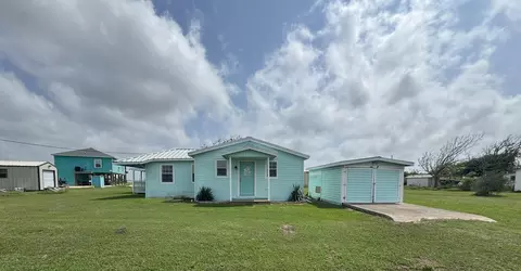 302 2nd St, Palacios, TX 77465