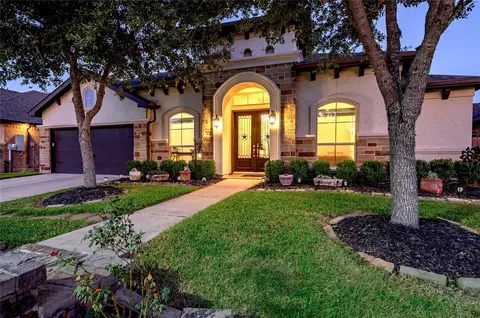 825 Galloway Mist Ln, Friendswood, TX 77546