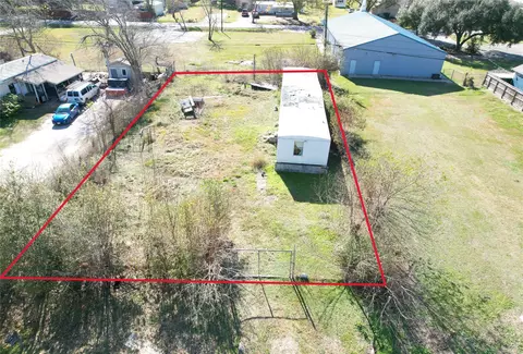 206 Crescent Dr, Fresno, TX 77545