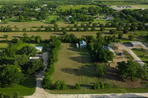 0 Robert St, Angleton, TX 77515