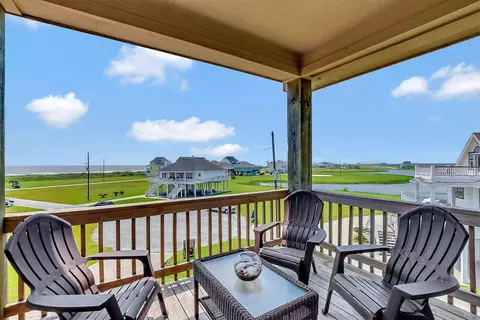 708 Kyndall Cor, Port Bolivar, TX 77650