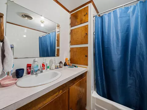 Bath - 1108 Ricks Rd, Lufkin, TX 75901 photo 2 of 2