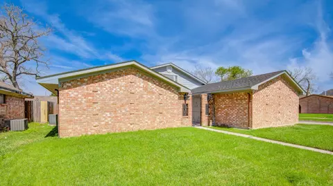 13747 Rampchester Ln, Houston, TX 77015