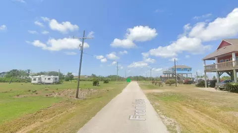 1206 Front Ave, Port Bolivar, TX 77650