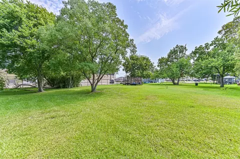 1400 S Broadway, La Porte, TX 77571