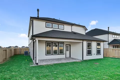 Exterior - 3030 Spitfire Dr, Rosenberg, TX 77471 photo 3 of 5