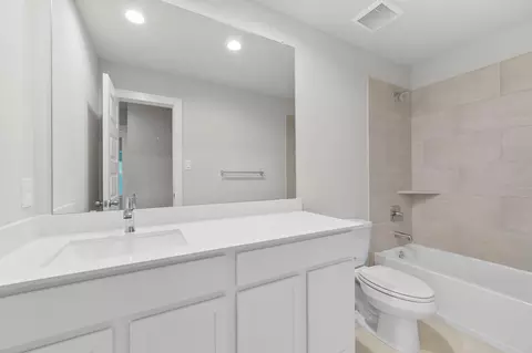 Bath - 3030 Spitfire Dr, Rosenberg, TX 77471 photo 2 of 4