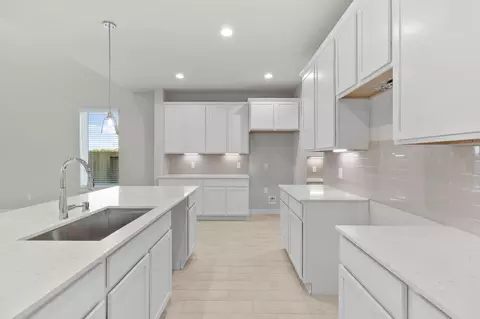 Kitchen - 3030 Spitfire Dr, Rosenberg, TX 77471 photo 3 of 4
