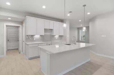 Kitchen - 3030 Spitfire Dr, Rosenberg, TX 77471 photo 4 of 4