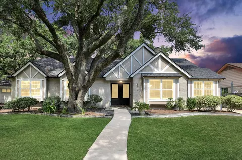 2319 Greyburn Ln, Houston, TX 77080