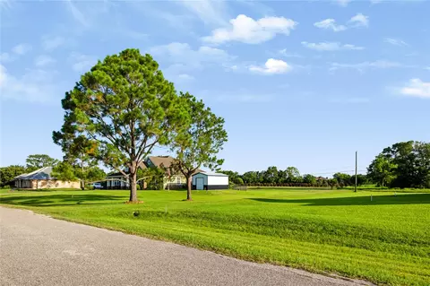 000 Penny Ln, Santa Fe, TX 77510