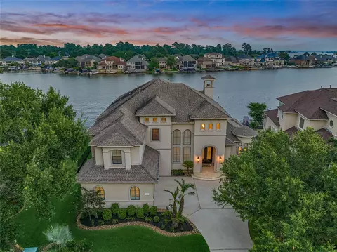 106 W Shore Dr, Montgomery, TX 77356