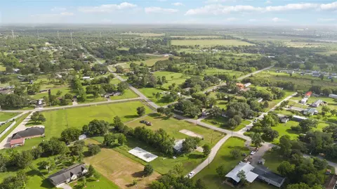2257 County Road 529, Alvin, TX 77511