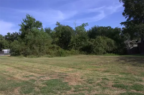 209 Briarwood Dr, Bellville, TX 77418
