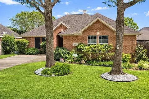 4123 Ridgepoint Dr, Pearland, TX 77584