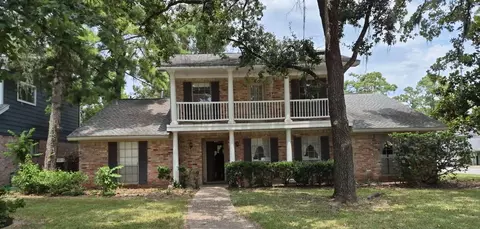 1015 Woodfield Ln, Houston, TX 77073