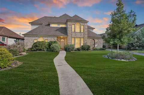 6606 Castle Lane Dr, Houston, TX 77066