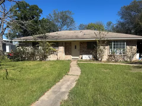 151 E Dillard St, Trinity, TX 75862 photo 1