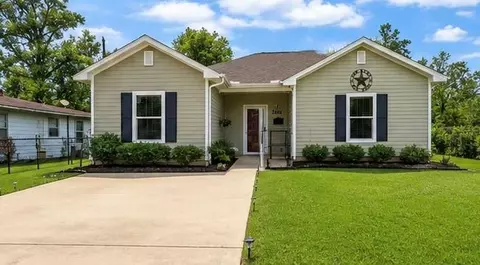 265 Canterbury Dr, Beaumont, TX 77707