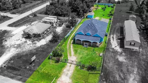 1060 County Road 5021, Cleveland, TX 77327