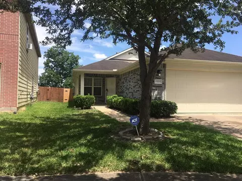 12811 Kingston Point Ln, Houston, TX 77047