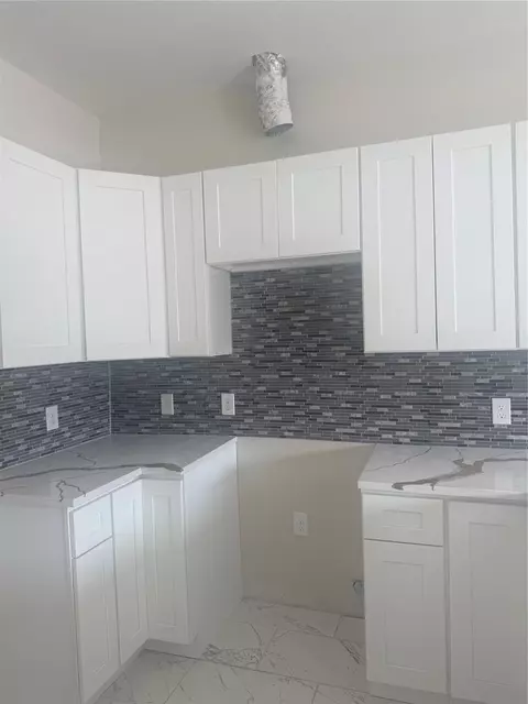 8215 La Porte Rd, Houston, TX 77012