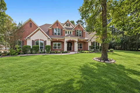 2102 E Blue Lake Dr, Magnolia, TX 77354