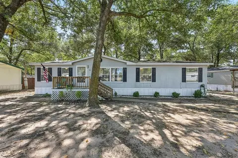9529 Maple Ridge Dr, Willis, TX 77318 photo 1