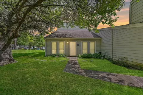 42 Hideaway Dr, Friendswood, TX 77546